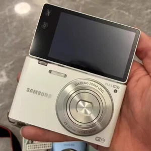 Samsung MV800 Flip-out Touch Screen 16.1MP 5x Zoom Digital Camera -90% New - Picture 1 of 6