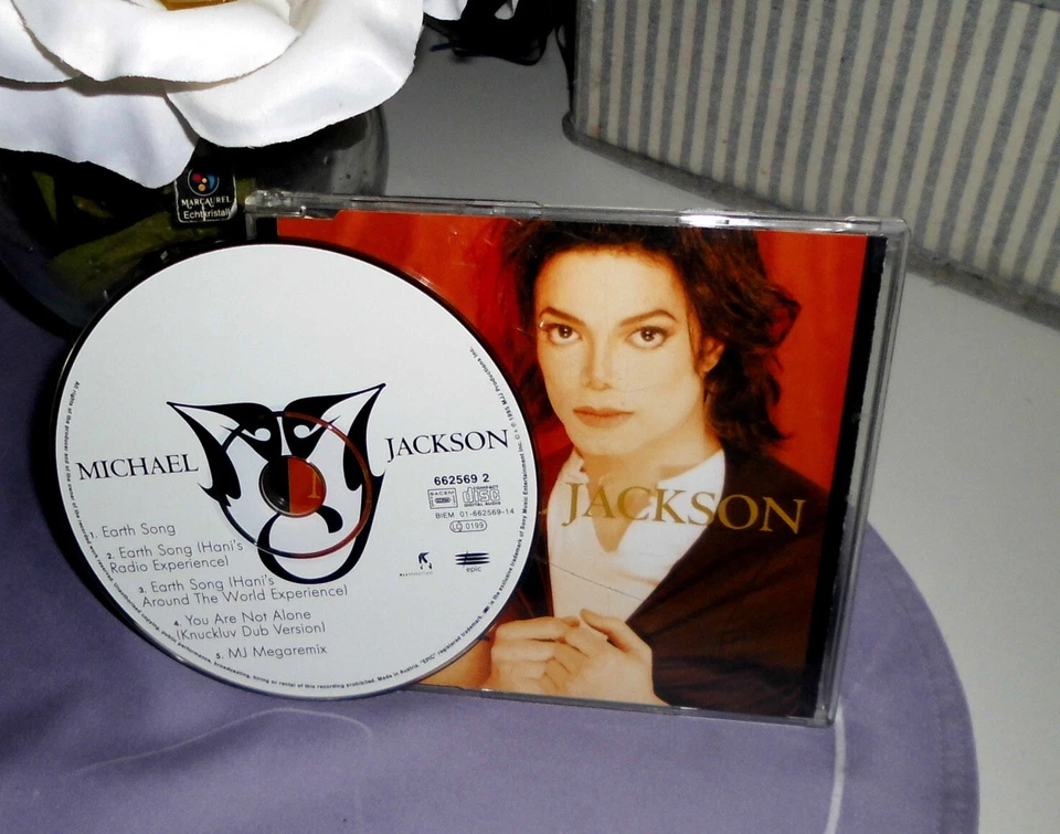 CD:  MICHAEL JACKSON - EARTH SONG / MAXI-CD - Bild 1 von 1