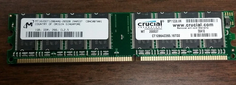 1GB Crucial CT12864AA53E.16FB Micron MT16HTF12864AY-53EB1 Non-ECC DDR2 533 - Image 1 of 1