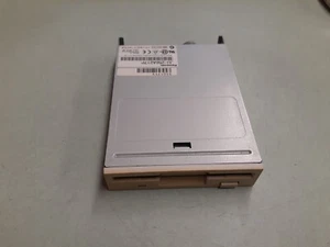 Panasonic JU-256A217P 3.5" 1.44Mb Floppy Disk Drive 5501719 - Yellowed Bezel - Afbeelding 1 van 5