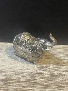 Caja de tabaco Betel vintage firmada por elefante T90 plateada repoussé - Imagen 1 de 16