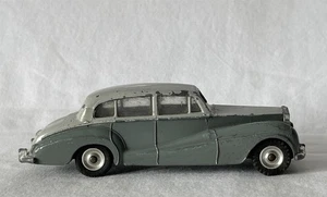 Vintage Dinky Meccano Diecast Toy Car 150 Rolls-Royce Silver Wraith #493 - Picture 1 of 8