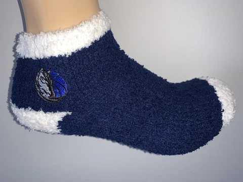 DALLAS MAVERICKS NBA BASKETBALL JERSEY LOGO WOMENS BLUE ANKLE FUZZY SOCKS Cover