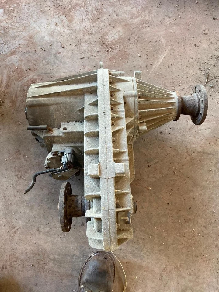 1999-2004 Ford F250 F350 Super Duty Transfer Case Assembly Electronic shift Used - Image 1 of 2