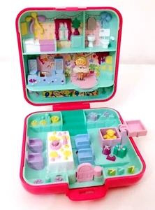 POLLY POCKET 1989 Bluebird Partytime Surprise playset full excellent case - Imagen 1 de 8