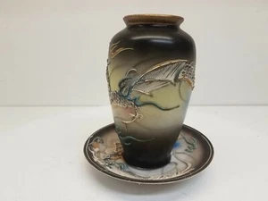 Vintage Dragonware Vase und Untertasse - Bild 1 von 12