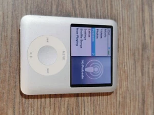 Apple iPod Nano 3rd Generation 4GB A1236 EMC2174 Silver MP3 Player VGC - Picture 1 of 9