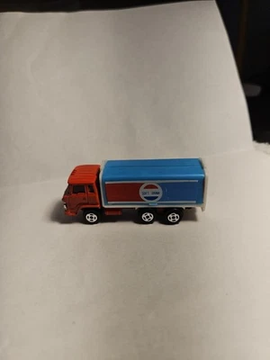 Camión de refrescos Realtoy/Soma Hino Dolpin cabina roja camión fundido a presión 1:64 Foto 1 de 4