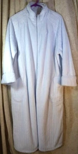 Women's Oscar De La Renta Robe Full Zip Blue Fleece Nightgown Size L/XL - Picture 1 of 3