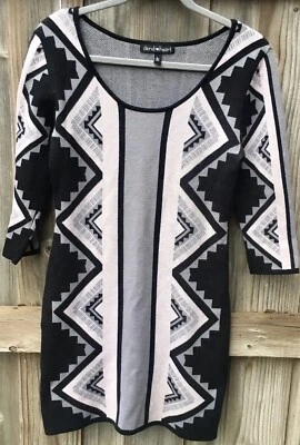 Vestido Suéter Derek Corazón Negro y Marfil W L Tejido Diseño Geométrico Tribal 🖤 Foto 1 de 4