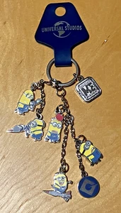 Universal Studios Despicable Me MINIONS Metal Charm Keychain UNUSED in Package - Picture 1 of 9