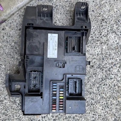 Ford Transit 250 2015-2019 carrocería unidad control caja fusibles Foto 1 de 4