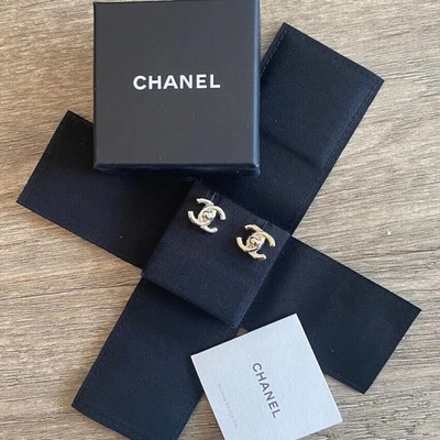 Auténticos pendientes Chanel 22V CC logotipos cierre giratorio oro AB6172 Foto 1 de 4