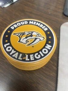 One Nashville Predators NHL Team Logo rondelle souvenir de hockey - Photo 1/4