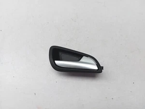 Maniglia porta interna lato guida posteriore Ford Focus MK3 AM51-U22600-BEW 2016 - Foto 1 di 13
