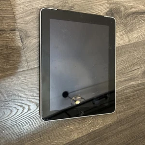Apple iPad A1337 1st Gen 16GB Silver Logo Flashes On Startup For Repair - Picture 1 of 5