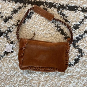 Free People Brown Suede Wooden Bead Ruffled Purse Boho NWT - Bild 1 von 8
