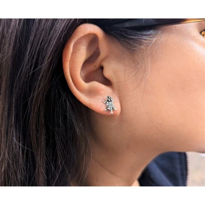 Joyería nativa americana mini aretes de sapo con cuernos hechos a mano de plata esterlina* Foto 1 de 4