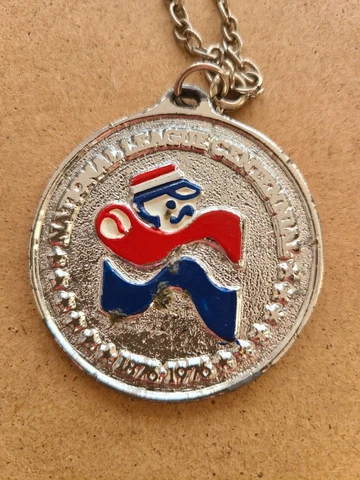 VINTAGE NATIONAL LEAGUE CENTENNIAL1876-1976 NY METS MLB METAL NECKLACE Cover