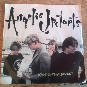 1981 OI / PUNK - ANGELIC UPSTARTS - KIDS ON THE STREET  - ZONOPHONE PIC  45 - Picture 1 of 4