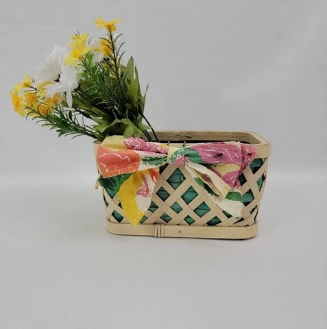 Vintage Wicker Basket with Bow, 1980s, criss cross pattern Cover