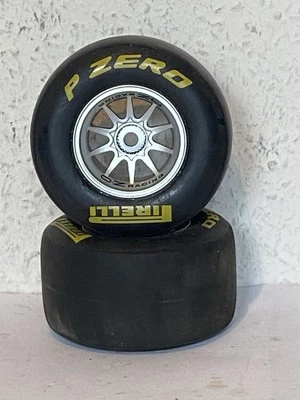 •Zwei gebrauchte Soft Räder für Hinterachse/Red-Bull-RB7-F1-Kyosho-DeAgostini. - Bild 1 von 4