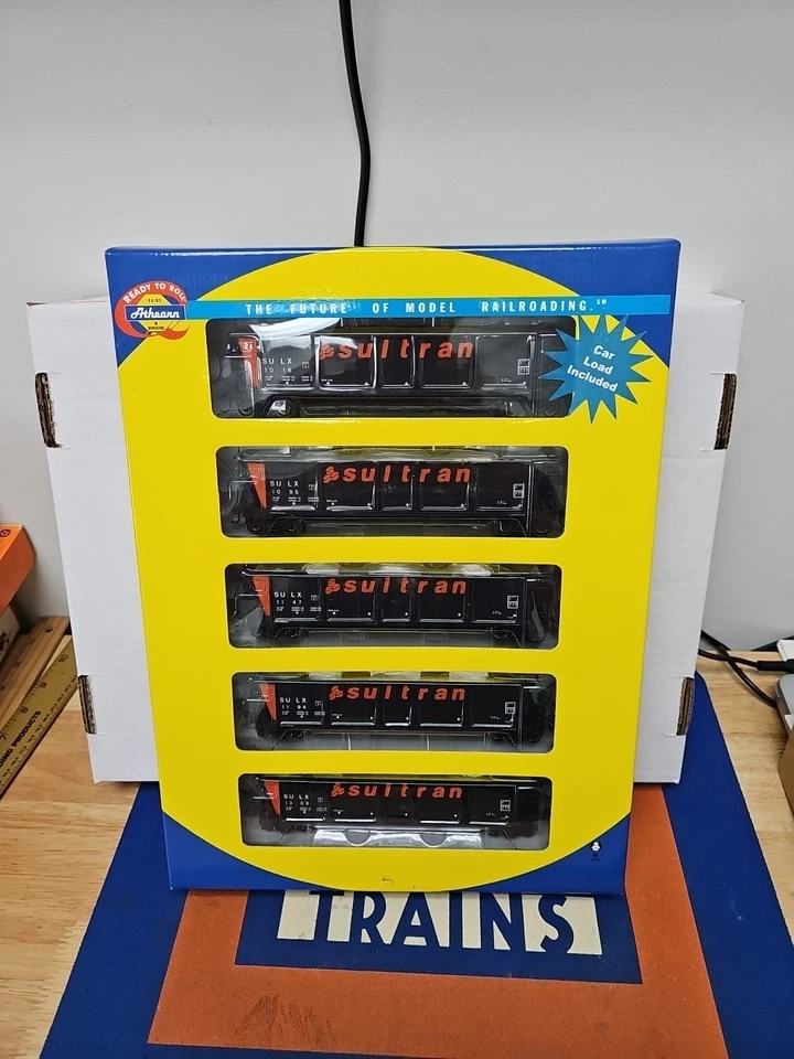 Athearn 94939 Sultran: SULX: 50’ Bathtub Gondola with load: 5 pack - Image 1 of 4