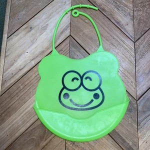Raro Keroppi Green Frog Wipe Clean Baby Silicone Bavaglino Catturacibo Tasca - Foto 1 di 3