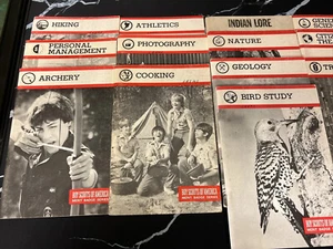 Lot of 26 Boy Scouts of America Merit Badge Series Guide Books 60,70,80,90’s - Picture 1 of 6