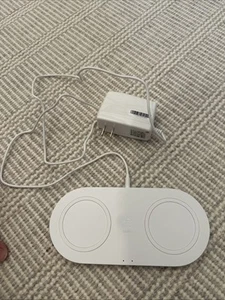 Belkin 10W Qi Boost Charge Dual Wireless Charging Pad for iPhone Android - White - Picture 1 of 3