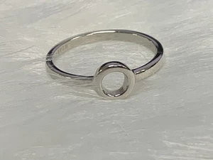 Anillo minimalista de plata esterlina tamaño 6,5 círculo abierto 1,7 gramos marcado 925 RYZE - Imagen 1 de 21