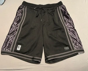 Pantaloncini basket NBA con accenti grigi e pannelli laterali fantasia diamantata Uomo M - Foto 1 di 4