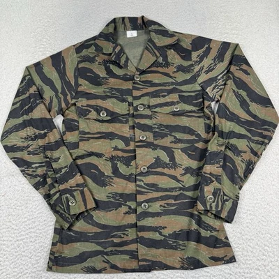 VTG Tiger Stripe Camo Shirt Men's 13 1/2 Medium Button Up Military Army USA EUC - Image 1 of 4