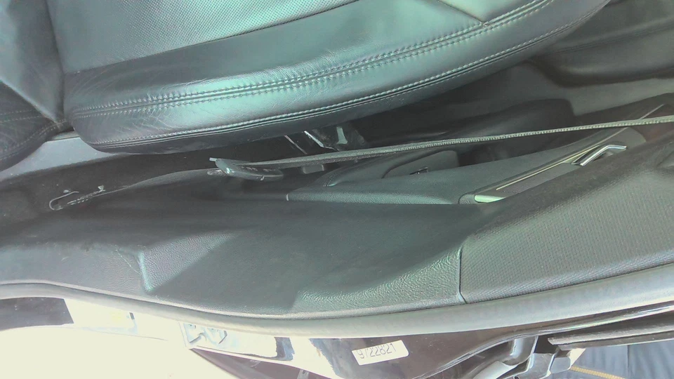 17 LINCOLN MKZ Front Seat Belt Driver(bucket) Retractor - Image 1 of 1