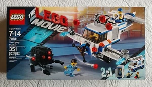 NUOVO The Lego Movie Flying Flusher 70811 City Idraulico Servizio Furgone Camion (2 in 1) - Foto 1 di 10