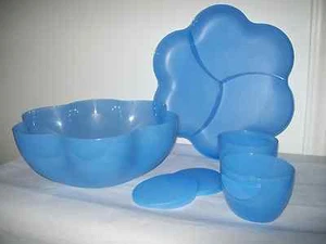 Tupperware Chip 'n Dip Serving Bowl w/ Tray Mixed Berry Blue Rare New NIP NLA - Picture 1 of 7