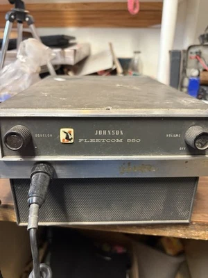 Johnson Fleetcom 550 sin probar para piezas Foto 1 de 3