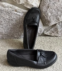 Clarks ASHLAND BUBBLE Tassel Loafers Womens Size 9M Black Leather Slip-on Mocs - Picture 1 of 4