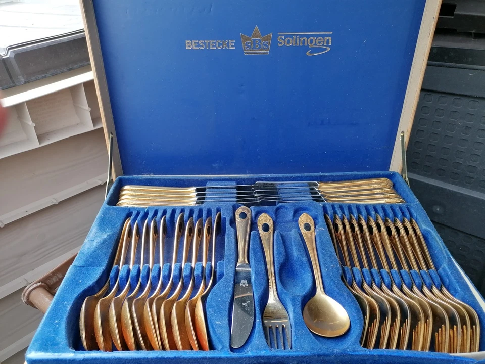 sBs Solingen BesteckSetKoffer 18/10 vergoldet Toscana delux +Kobalt Blausteinen - Bild 1 von 4