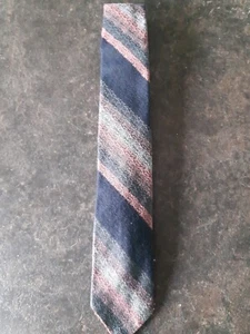 Corbata Tradition a Rayas Largo 56" 2.5" Ancho 100% Poliéster  - Imagen 1 de 3