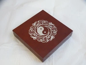 Caja de exhibición de madera de lujo de 4 monedas - Imagen 1 de 5
