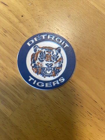 MLB Vintage DETROIT TIGERS Old RUBBER Baseball FRIDGE MAGNET Standings Board Cover