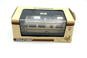 Greenlight 1:64 30th Anniv. Limited Edition 1986 Fleetwood RV Bounder Tan New - Picture 1 of 6