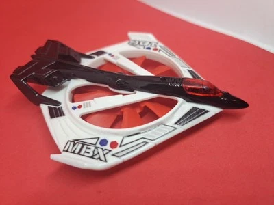 Matchbox 2013 Sky Buster Series Turbo Tornado rojo blanco y negro Foto 1 de 4