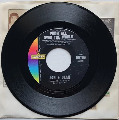 JAN & DEAN - (HERE THEY COME) FROM ALL OVER THE WORLD 7" SINGLE 45 RPM 1965 Foto 1 de 4
