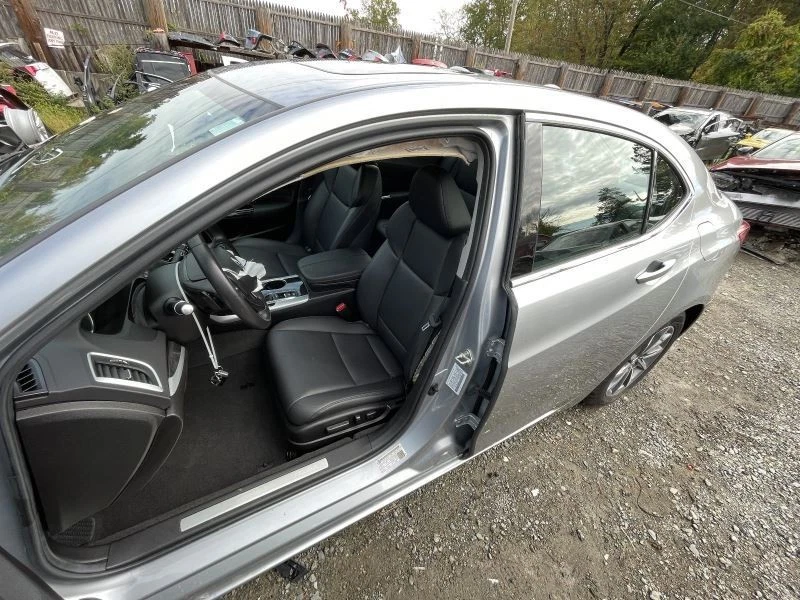 Balancín izquierdo Acura TLX 2015-2019 con poste plateado PC: NH830M 18 k -base- 49944 Foto 1 de 4