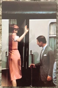 Vintage Postcard 1981 Princess Diana & Prince Charles Newley Weds Married Marry - Picture 1 of 2