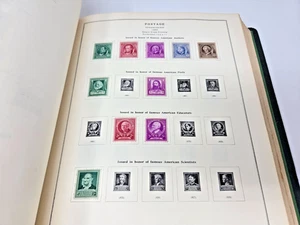 ¡Álbum de estampillas postales nacionales de Scott de 1965 vintage con 100+ estampillas de Estados Unidos! - Imagen 1 de 16