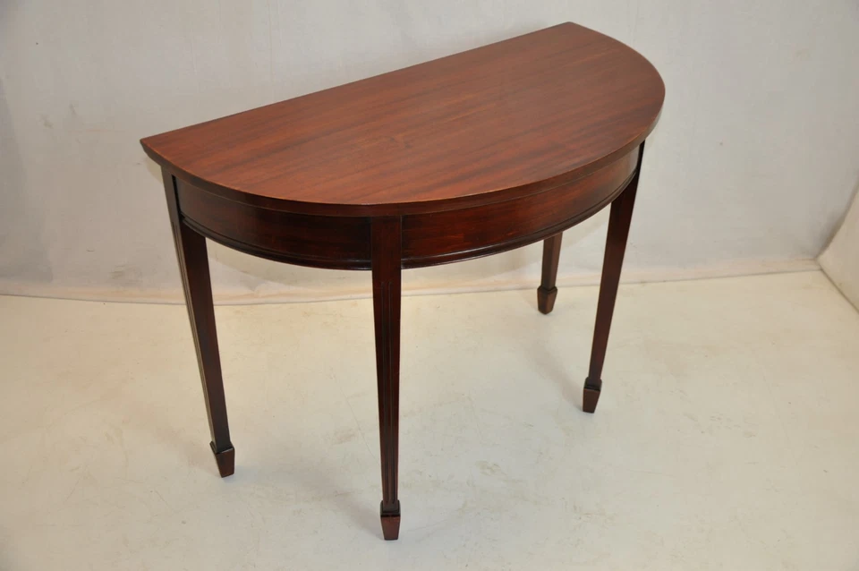 Large Vintage Sheraton Style Mahogany Demi Lune Hall Table, Excellent Condition - Image 1 of 1