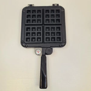 Gofrera belga Nordic Ware con medidor de calor - Imagen 1 de 6